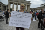Kundegebung für die Aufnahme von Edward Snowen in Berlin