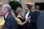 Prinzessin Diana bei einer Gala im Weissen Haus in Washington