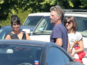 Exclusive... Is Jason Trawick Trying to Sell Britney Spears's Purses and Shoes Out of His Trunk? 