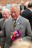 Glückwünsche für den frischgebackenen Opa - Prinz Charles beim Besuch in Bugthorpe