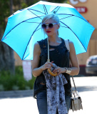 Gwen Stefani and her boys check out a farm