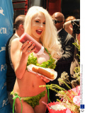 Peta Promotes 'Free Veggie Dogs' in Los Angeles, America - 31 Jul 2013