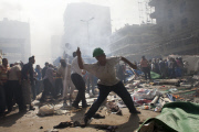 Army cracks down on Morsi supporters  