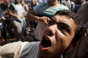 Army cracks down on Morsi supporters 