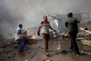 Army cracks down on Morsi supporters 