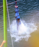 Rekordsprung - 72-Jähriger absolviert höchsten Bungee-Sprung in ein Gewässer