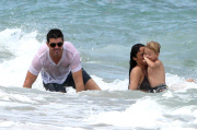 Semi-Exclusive... Robin Thicke Enjoys Miami Beach With His Family - NO INTERNET USE WITHOUT PRIOR AGREEMENT 