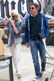 *EXCLUSIVE* Dennis Quaid and wife Kimberly spend the afternoon in Venice 