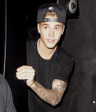 EXCLUSIVE Justin Bieber leaving Toscana Part 2