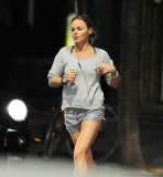 EXC: STELLA MCCARTNEY GOES FOR A RUN!