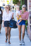 Reese Witherspoon, Ava and Tennessee grab lunch together - Part 2