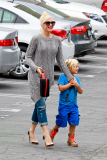 Expecting Mom Gwen Stefani takes Zuma to School - Part 2