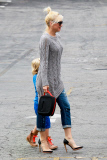 Expecting Mom Gwen Stefani takes Zuma to School - Part 2