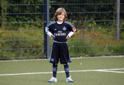 Sabia_Boulahrouz begleitet Damian_van_der_Vaat zum Fussballtraining