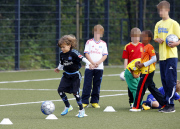 Sabia_Boulahrouz begleitet Damian_van_der_Vaat zum Fussballtraining