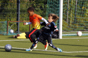 Sabia_Boulahrouz begleitet Damian_van_der_Vaat zum Fussballtraining