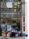 Apple fans queue for launch of iPhone 5s and 5c, London, Britain - 18 Sep 2013