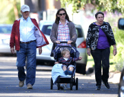 Jennifer Garner Takes Her Family to a Community Party 
