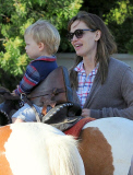 Jennifer Garner Takes Her Family to a Community Party 