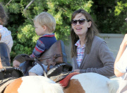 Jennifer Garner Takes Her Family to a Community Party 