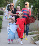 Pregnant Gwen Stefani & Family At A Party In Hollywood 