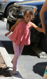 Jennifer Lopez gives Emme a big kiss!