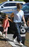 Jennifer Lopez gives Emme a big kiss!