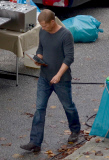 EXKLUSIV: Til Schweiger schaut SpongeBob Filme auf seinem Tablet am Set von "Tatort: Kopfgeld" - Hamburg