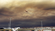 Rauchwolken von ausgedehnten Buschfeuern hängen über Sydney   