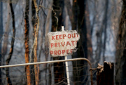 Im Kampf gegen das Feuer: Buschfeuer in Australien breitet sich aus  