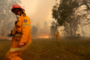 Im Kampf gegen das Feuer: Buschfeuer in Australien breitet sich aus  