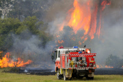 Im Kampf gegen das Feuer: Buschfeuer in Australien breitet sich aus  