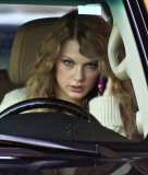 EXCLUSIVE: Taylor Swift In A Heated Discussion On Her Cell Phone 