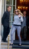 BLAKE LIVELY SORT DE SON HOTEL A PARIS
