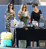 The Kardashian/Jenner girls helping out