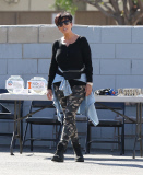 The Kardashian/Jenner girls helping out