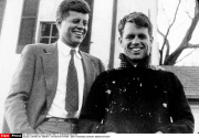 EXTRAIT DE "ROBERT F. KENNEDY:A MEMOIR"   JOHN FITZGERALD KENNEDY, ROBERT KENNEDY