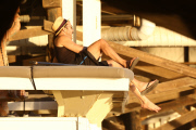 *EXCLUSIVE* Kelly Brook and Jeremy Piven get cozy in Malibu