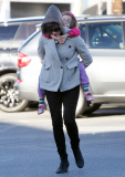 Semi-Exclusive... Jennifer Garner Takes Her Kids To Breakfast 
