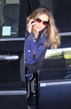 EXCL Brooke Mueller gives a wave