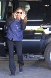 EXCL Brooke Mueller gives a wave
