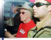 RONNIE BIGGS AT RIO AIRPORT, BRAZIL - 06 MAY 2001