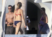 Jennifer Aniston and friends in Mexico