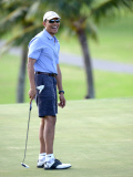 Obama Enjoys Golfs during his Hawaiian Vacation