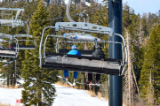 Gwen Stefani and her baby bump watch their Boys hit the Slopes