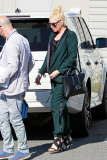 Pregnant Gwen Stefani wraps up another business meeting
