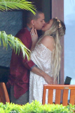 *EXCLUSIVE* Evan Ross pops the question to Ashlee Simpson in Hawaii ** WEB EMBARGO UNTIL 11AM PST JANUARY 16 2014** 