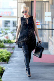 Gwen Stefani makes her routine trip to the Acupuncture Clinic