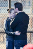 Emily VanCamp kisses Barry Sloane for 'Revenge' 