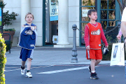 Britney Spears turns her back on her crying son